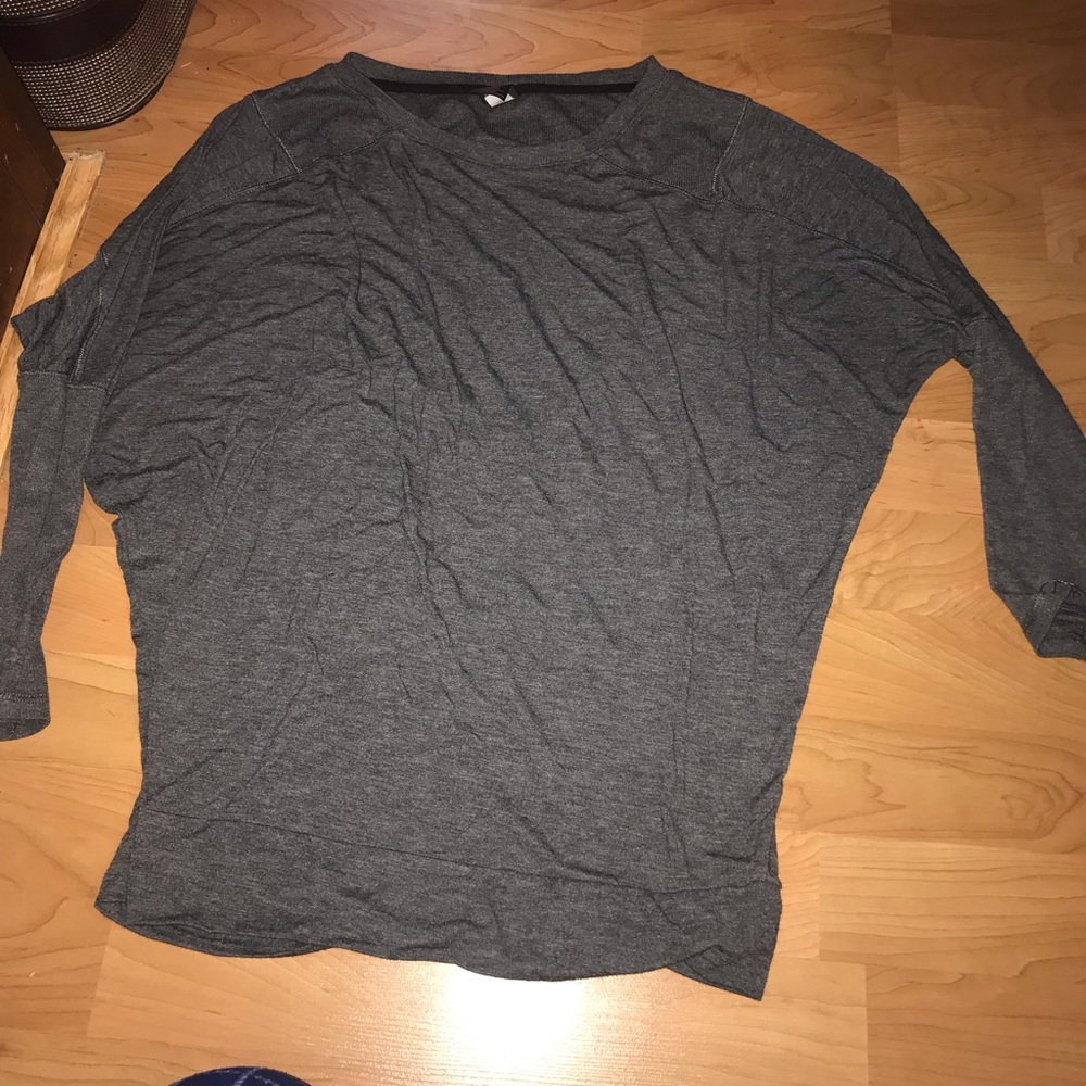 Grey backless quarter sleeve shirt
